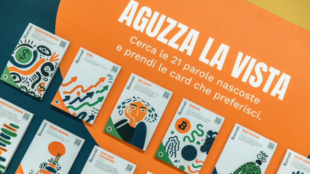 Un pannello informativo con diversi fogli con matrice staccabile